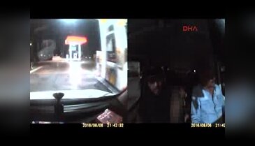 Yerdeki yaralı kadının üzerinden böyle geçti