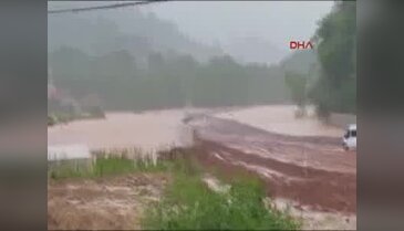 Otobüste 45 yolcu mahsur kaldı