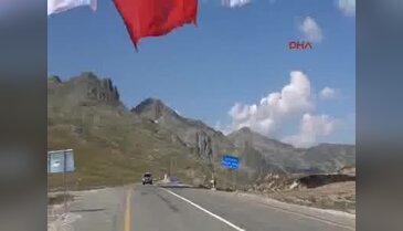 Ovit'te Demokrasi Şöleni'nde dolu düştü, yayla beyaza büründü