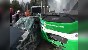 Bolu'da halk otobüsü ile otomobil çarpıştı: 5 yaralı