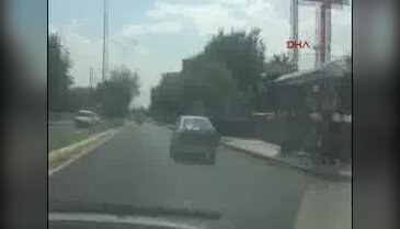 Diyarbakır'da Bölge Trafik Müdürlüğü yakınında patlama - 1