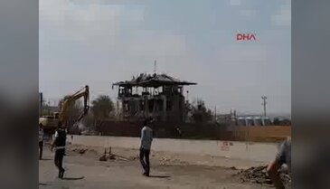 Diyarbakır'da Bölge Trafik Müdürlüğü yakınında patlama - 1