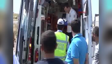 Cenaze yolunda trafik kazası: 2 yaralı