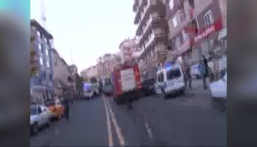 Freni patlayan kamyon önce otomobillere sonra halk otobüsüne çarptı; 9 yaralı