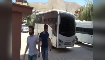 Hakkari'de gözaltına alınan 9 kişi adliyeye çıkarıldı