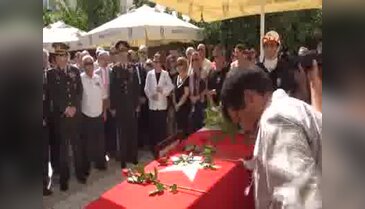 Emekli Bitlis Valisi Uğur Boran son yolculuğuna uğurlandı - 2