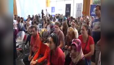 Üniversite kaydı yapan çocuklarını yalnız bırakmadılar