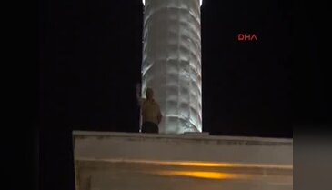 İntihar için caminin çatısına çıktı sonra darbeyi protesto etti