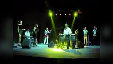 Ayhan Sicimoğlu'ndan Latin gecesi