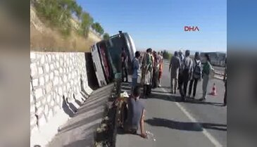 Kızılören'de yolcu otobüsü yan yattı: 9 yaralı
