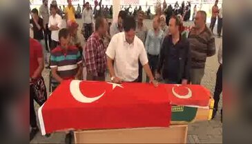 Patlamada hayatını kaybedenler toprağa verildi