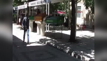 Sandıklı'da ev yangınında ölen anne ve çocukları toprağa verildi