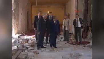 Necdet Özel bombalanan Meclis'i ziyaret etti