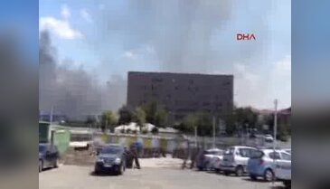 Merter'de İş Merkezi'nde yangın - 1