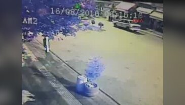 Çuvallar dolusu sigara çalan hırsızlar kameraya yakalandı