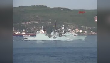 Alman savaş gemisi Çanakkale Boğazı'nda