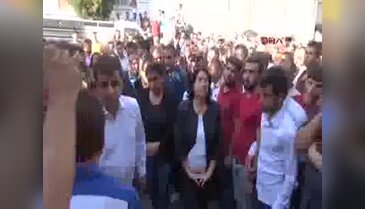 Demirtaş: Barbarlıklara teslim olmayacağız