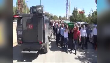 Gaziantep'teki saldırıda ölen 17 yaşındaki Metin, Van'da toprağa verildi