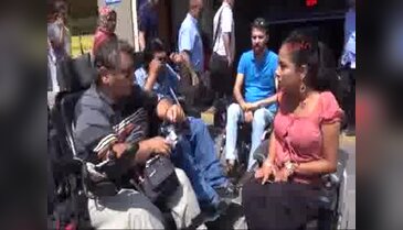 Engelliler ulaşım sorununu İETT önünde dile getirildi