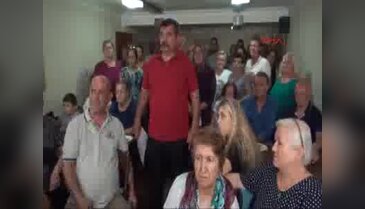 Balıklıova'da yıkılan evlerin sahipleri CHP'li belediye başkanına kına gönderdi
