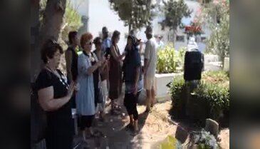 Son yolculuğuna sahneden uğurlandı - 2