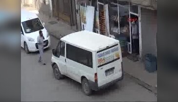 Yüksekova'da ekmek almak için fırınlara koştular