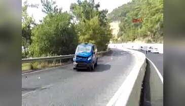 Antalya'da askeri araca saldırı 3 yaralı - 1