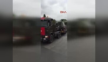 Tanklar Gaziantep'e naklediliyor - 1