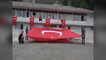 Kılıçdaroğlu'nun konvoyuna saldırıda şehit olan erin baba evine ateş düştü - 1