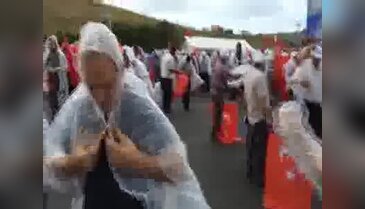 Açılışa dakikalar kala yağmur sürprizi