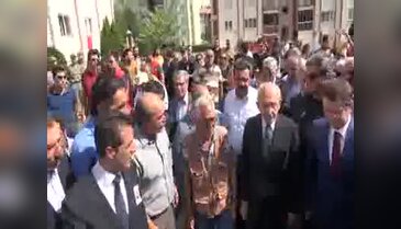 CHP lideri Kılıçdaroğlu'ndan şehit ailesine taziye ziyareti - 5