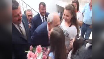 Kılıçdaroğlu'nun katıldığı programda anlamlı afiş