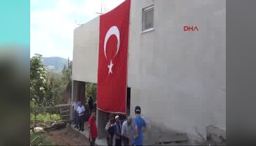 Şehit Onbaşı'nın Zonguldak'taki evine ateş düştü