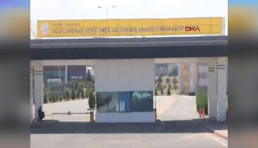 FETÖ'den kapatılan okula Şehit Ömer Halisdemir tabelası asıldı