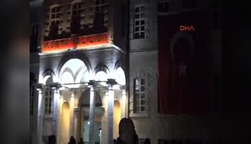 Elektrik kesilince darbe şüphesiyle sokağa döküldüler