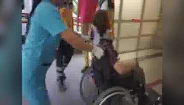 Üzüm işçilerini taşıyan 2 araç çarpıştı: 1 ölü 26 yaralı