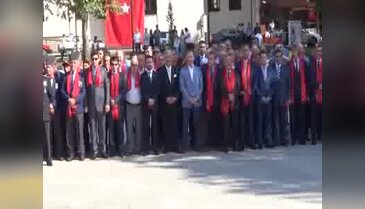 Tokat'ta siyasi partilerden ortak çelenk
