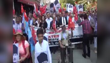 Eskişehir'de 'Cumhuriyet ve Demokrasi' yürüyüşü