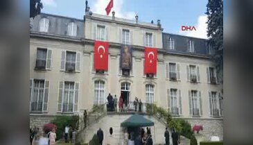 Paris'te 30 Ağustos resepsiyonu