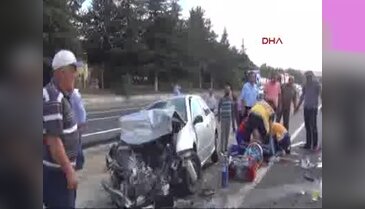Yozgat'ta otomobil çimento tankerine çarptı:1 ölü 4 yaralı