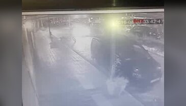 Bursa'da telefon bayisindeki hırsızlık güvenlik kamerasına yansıdı