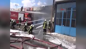 Patlama sonrası madeni yağ deposu alev alev yandı