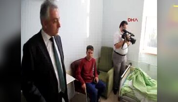 Hakkari valisi yarali askerleri ziyaret etti