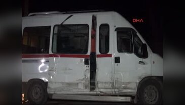 Karabük'te iki işçi servisi çarpıştı: 14 yaralı