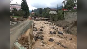 Rize ve Artvin'de şiddetli yağış uyarısı korkuttu