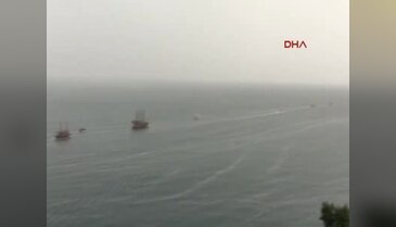 Antalya'da tur teknesi battı -1