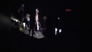 Gölete uçan otomobilden kurtuldular