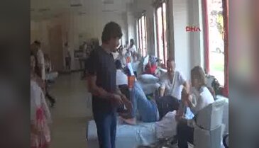 Yeni kollarıyla jimnastik yapıyor