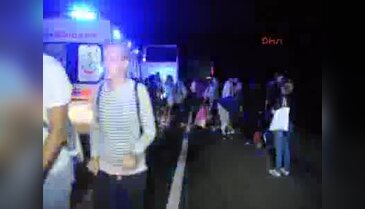 Makedon tur otobüsü, TIR'a çarptı 1 ölü, 38 yaralı - 2