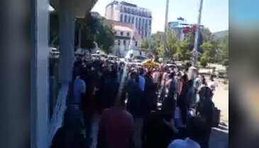 Tunceli'de zırhlı polis aracının çarptığı kadın öldü, halk tepki gösterdi